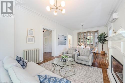 138 Dublin Street N, Guelph, ON - Indoor Photo Showing Living Room