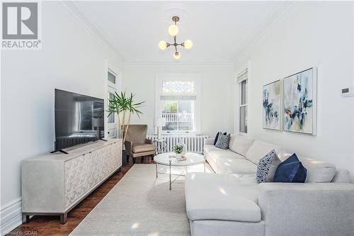 138 Dublin Street N, Guelph, ON - Indoor Photo Showing Living Room