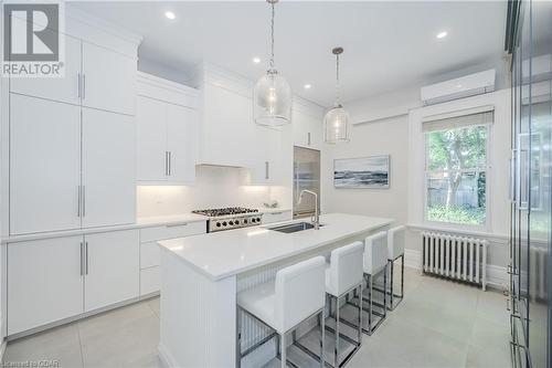 138 Dublin Street N, Guelph, ON - Indoor Photo Showing Kitchen With Upgraded Kitchen