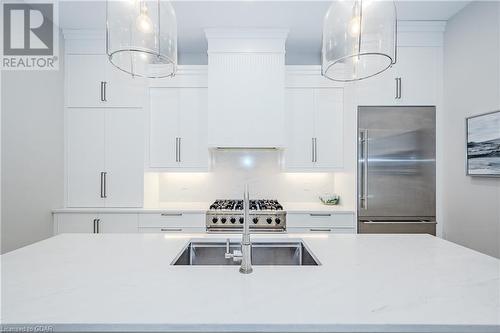 138 Dublin Street N, Guelph, ON - Indoor Photo Showing Kitchen With Upgraded Kitchen