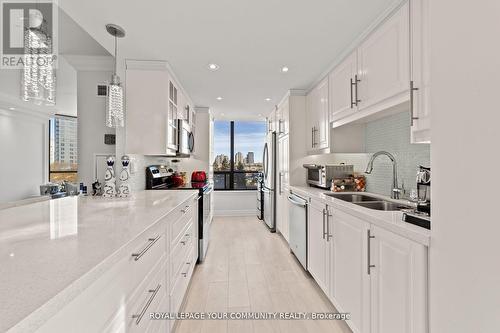 503 - 7420 Bathurst Street, Vaughan, ON - Indoor Photo Showing Kitchen With Double Sink With Upgraded Kitchen