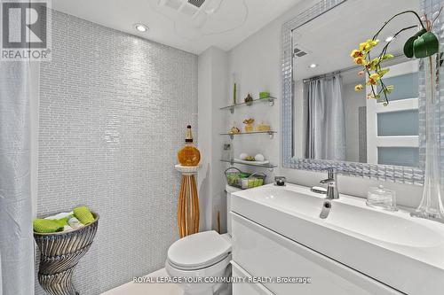 503 - 7420 Bathurst Street, Vaughan, ON - Indoor Photo Showing Bathroom