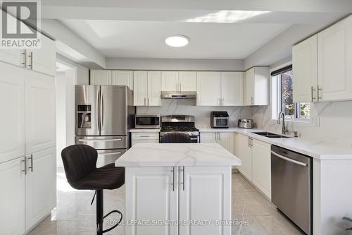 5609 Sidmouth Street, Mississauga, ON - Indoor Photo Showing Kitchen With Double Sink