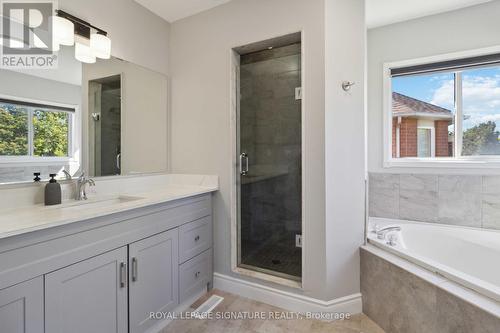 5609 Sidmouth Street, Mississauga, ON - Indoor Photo Showing Bathroom