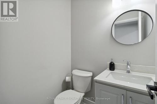 5609 Sidmouth Street, Mississauga, ON - Indoor Photo Showing Bathroom