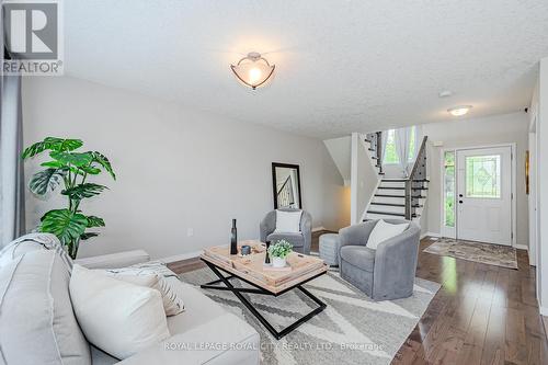 173 Clair Road W, Guelph, ON - Indoor Photo Showing Living Room