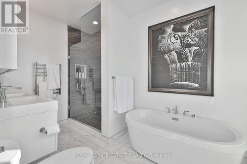 2601 - 181 Bedford Road, Toronto, ON - Indoor Photo Showing Bathroom