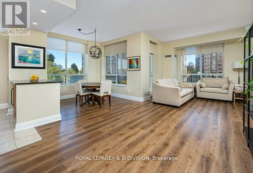 407 - 1101 Leslie Street, Toronto, ON - Indoor Photo Showing Living Room