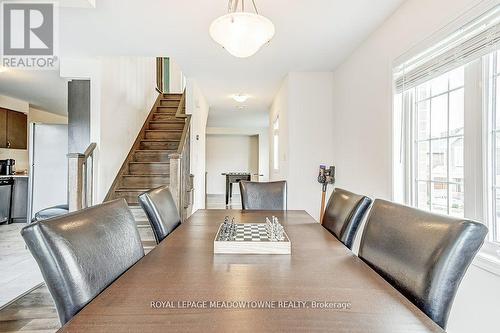 691 Laking Terrace, Milton, ON - Indoor Photo Showing Dining Room