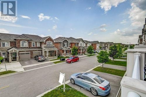 691 Laking Terrace, Milton, ON - Outdoor With Facade