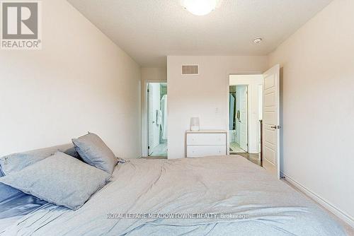 691 Laking Terrace, Milton, ON - Indoor Photo Showing Bedroom