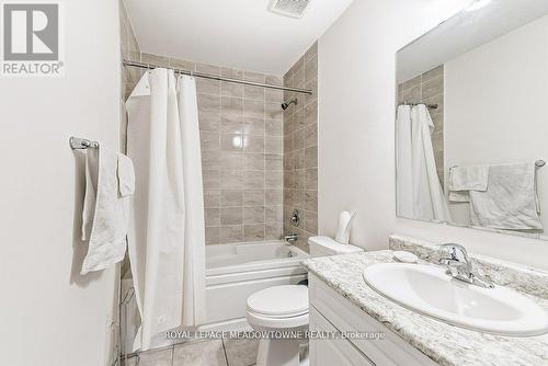 691 Laking Terrace, Milton, ON - Indoor Photo Showing Bathroom