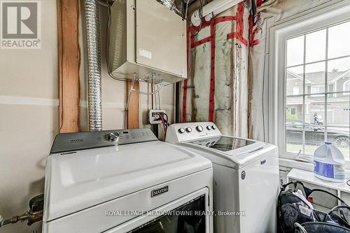 691 Laking Terrace, Milton, ON - Indoor Photo Showing Laundry Room