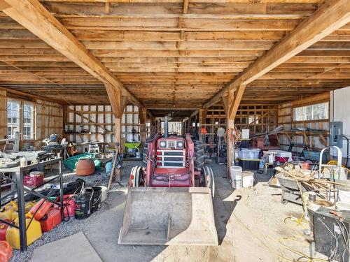 Garage - 51 Ch. Parker, Pontiac, QC - Indoor Photo Showing Other Room