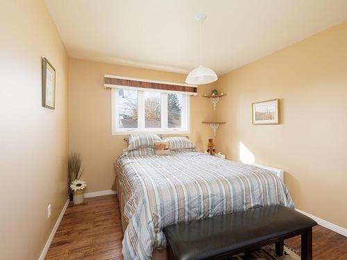 Chambre Ã Â coucher - 332 Rue Des Érables, Salaberry-De-Valleyfield, QC - Indoor Photo Showing Bedroom