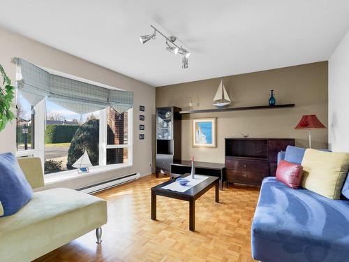 Salon - 2180 Av. T.-D.-Bouchard, Saint-Hyacinthe, QC - Indoor Photo Showing Living Room