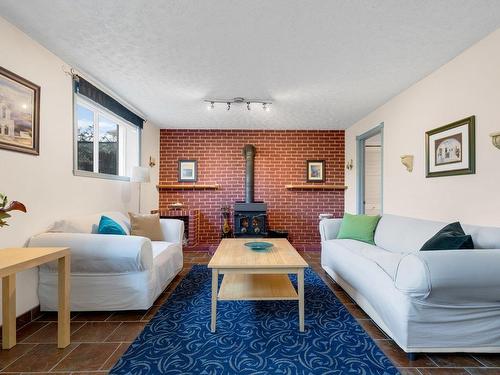 Boudoir - 2180 Av. T.-D.-Bouchard, Saint-Hyacinthe, QC - Indoor Photo Showing Living Room With Fireplace