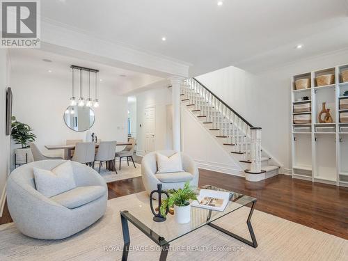 53 Parkhurst Boulevard E, Toronto, ON - Indoor Photo Showing Living Room