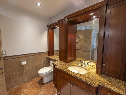 188 Crystal Place, Thunder Bay, ON - Indoor Photo Showing Bathroom