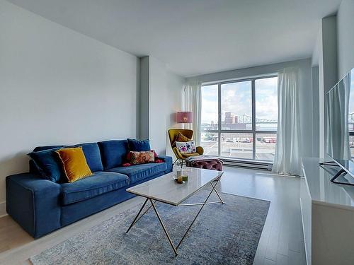 Salon - 610-1025 Rue De La Commune E., Montréal (Ville-Marie), QC - Indoor Photo Showing Living Room