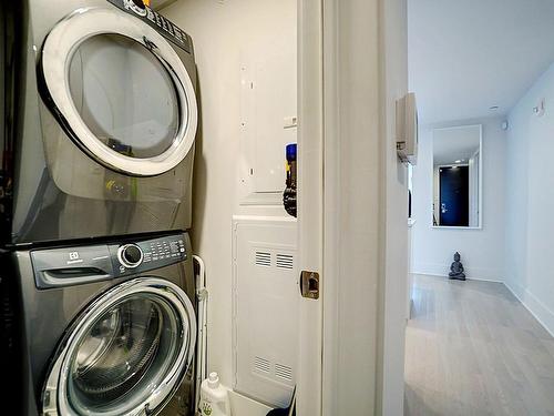 Salle de lavage - 610-1025 Rue De La Commune E., Montréal (Ville-Marie), QC - Indoor Photo Showing Laundry Room