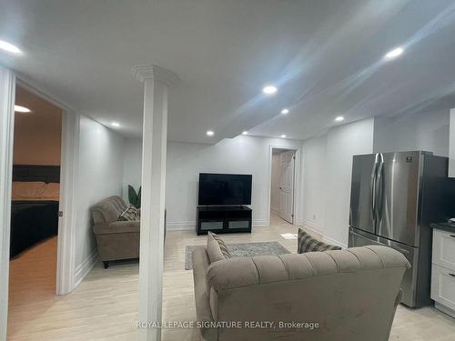 Lower-81 Serene Way, Markham, ON - Indoor