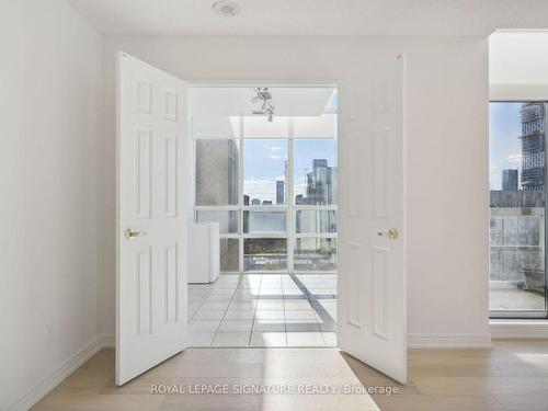 2907-156 Enfield Pl, Mississauga, ON - Indoor Photo Showing Other Room