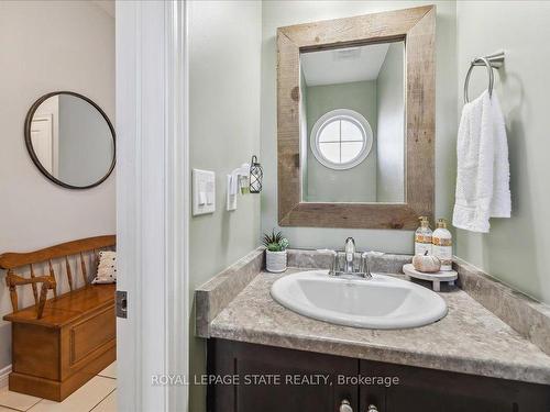 127 Kinsman Dr, Hamilton, ON - Indoor Photo Showing Bathroom