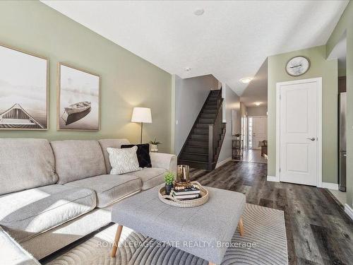 127 Kinsman Dr, Hamilton, ON - Indoor Photo Showing Living Room