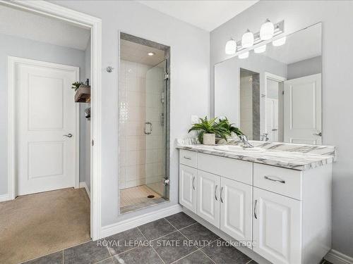 127 Kinsman Dr, Hamilton, ON - Indoor Photo Showing Bathroom