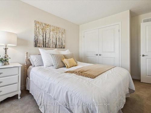 127 Kinsman Dr, Hamilton, ON - Indoor Photo Showing Bedroom