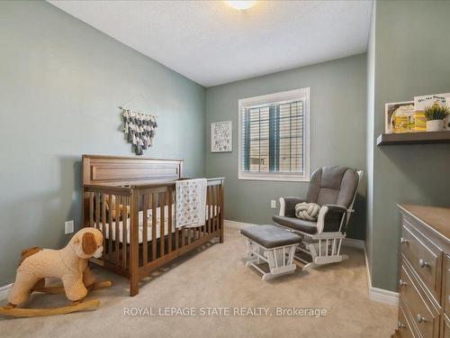 127 Kinsman Dr, Hamilton, ON - Indoor Photo Showing Bedroom