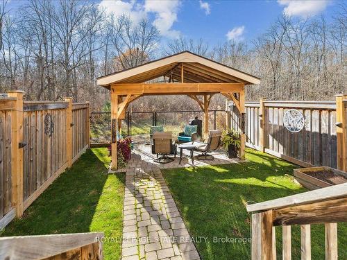 127 Kinsman Dr, Hamilton, ON - Outdoor With Backyard