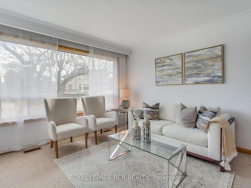 32 Graylee Ave, Toronto, ON - Indoor Photo Showing Living Room