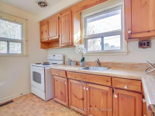 32 Graylee Ave, Toronto, ON - Indoor Photo Showing Kitchen