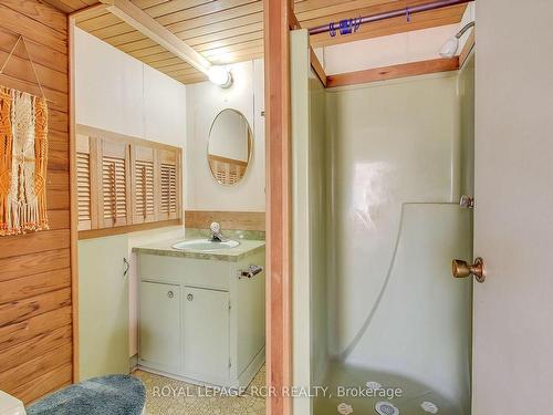 32 Graylee Ave, Toronto, ON - Indoor Photo Showing Bathroom