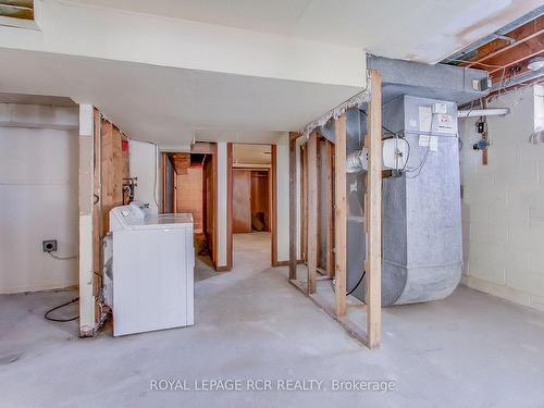 32 Graylee Ave, Toronto, ON - Indoor Photo Showing Laundry Room