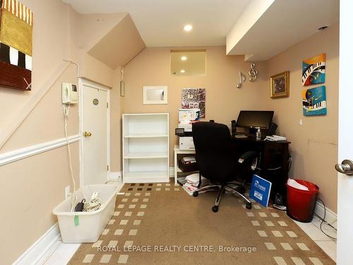 598 Pilcom Crt, Mississauga, ON - Indoor Photo Showing Other Room