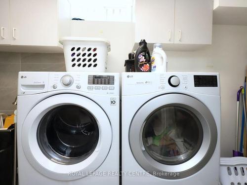 598 Pilcom Crt, Mississauga, ON - Indoor Photo Showing Laundry Room