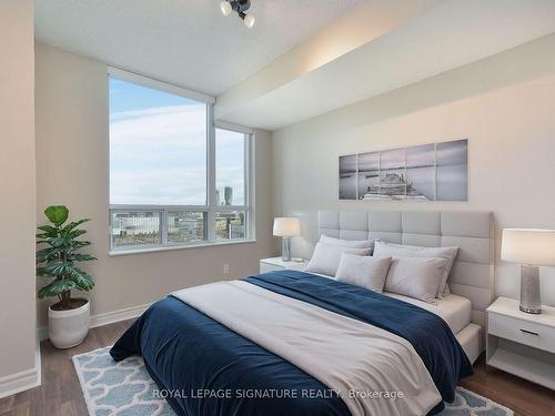 1105-335 Rathburn Rd W, Mississauga, ON - Indoor Photo Showing Bedroom