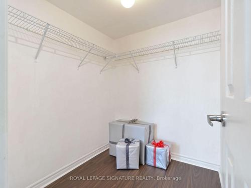 1105-335 Rathburn Rd W, Mississauga, ON - Indoor With Storage