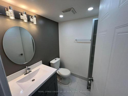 813-135 Hillcrest Ave, Mississauga, ON - Indoor Photo Showing Bathroom