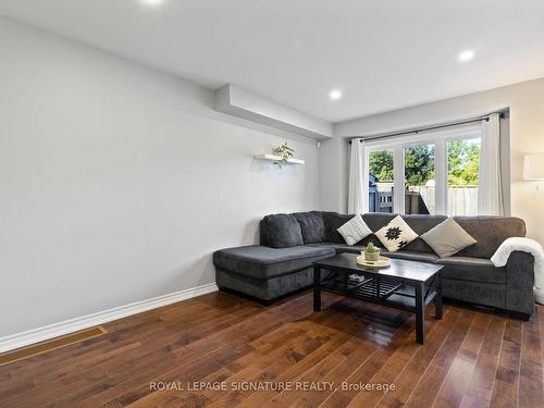 9-30 Town Line, Orangeville, ON - Indoor Photo Showing Living Room