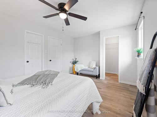 15-12 Whitedeer Rd, Hamilton, ON - Indoor Photo Showing Bedroom