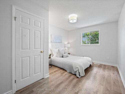 15-12 Whitedeer Rd, Hamilton, ON - Indoor Photo Showing Bedroom