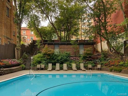 Pool - 605-1545 Av. Du Docteur-Penfield, Montréal (Ville-Marie), QC - Outdoor With In Ground Pool With Backyard