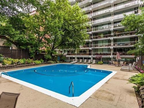 Pool - 605-1545 Av. Du Docteur-Penfield, Montréal (Ville-Marie), QC - Outdoor With In Ground Pool