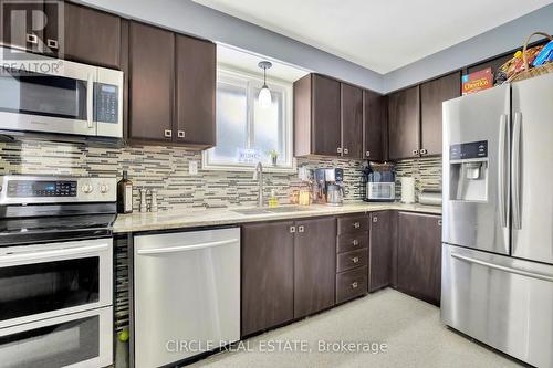 3691 Wildwood Drive, Windsor, ON - Indoor Photo Showing Kitchen With Upgraded Kitchen