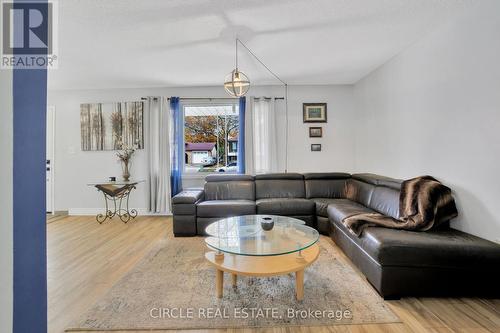 3691 Wildwood Drive, Windsor, ON - Indoor Photo Showing Living Room