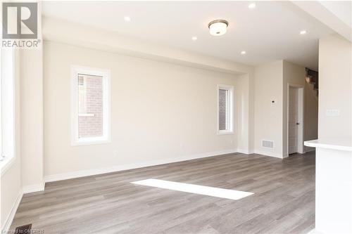 Spare room featuring light hardwood / wood-style flooring - 620 Colborne Street W Unit# 42, Brantford, ON - Indoor Photo Showing Other Room